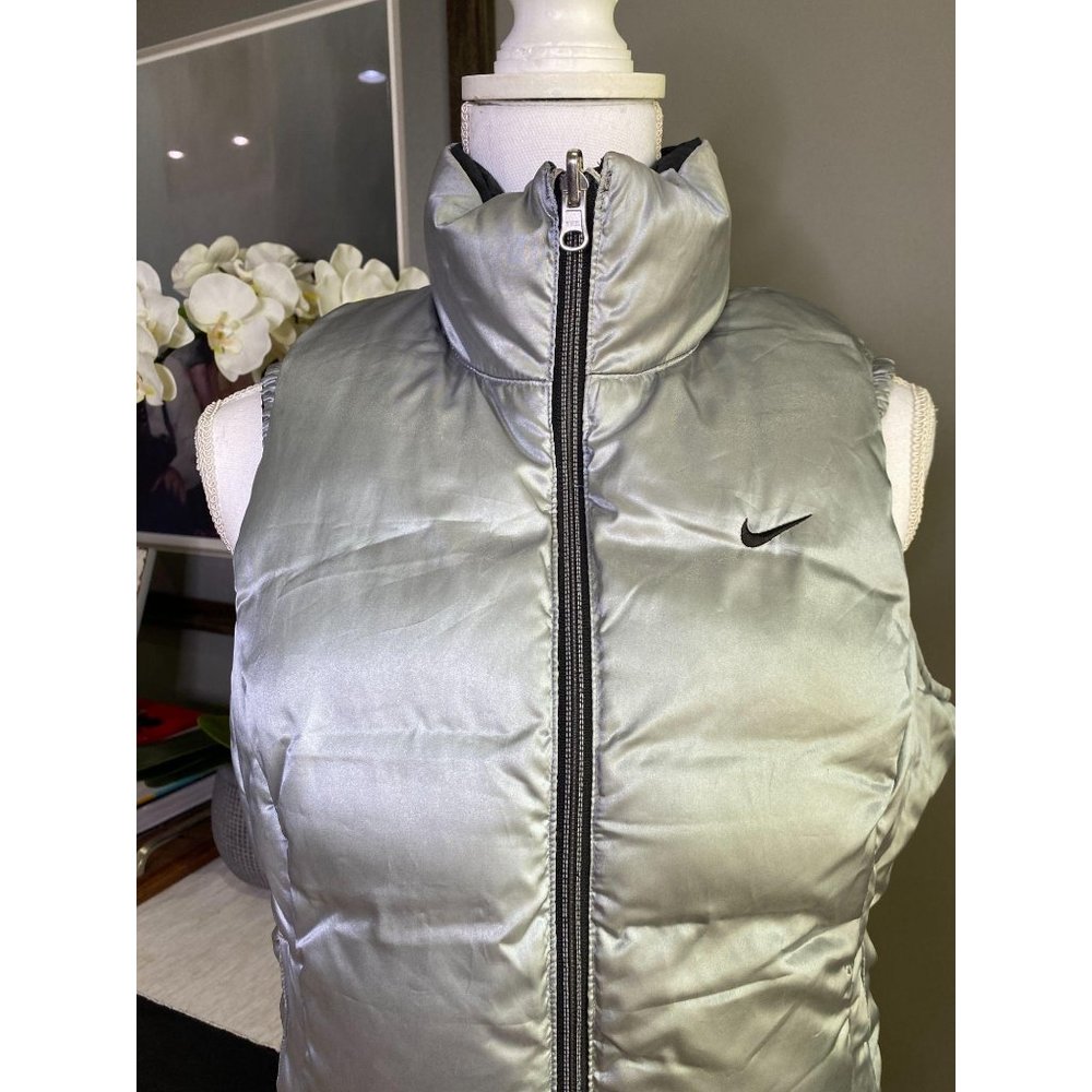 Nike Reversible Down Filled Puffer Vest M - Picture 2 of 9